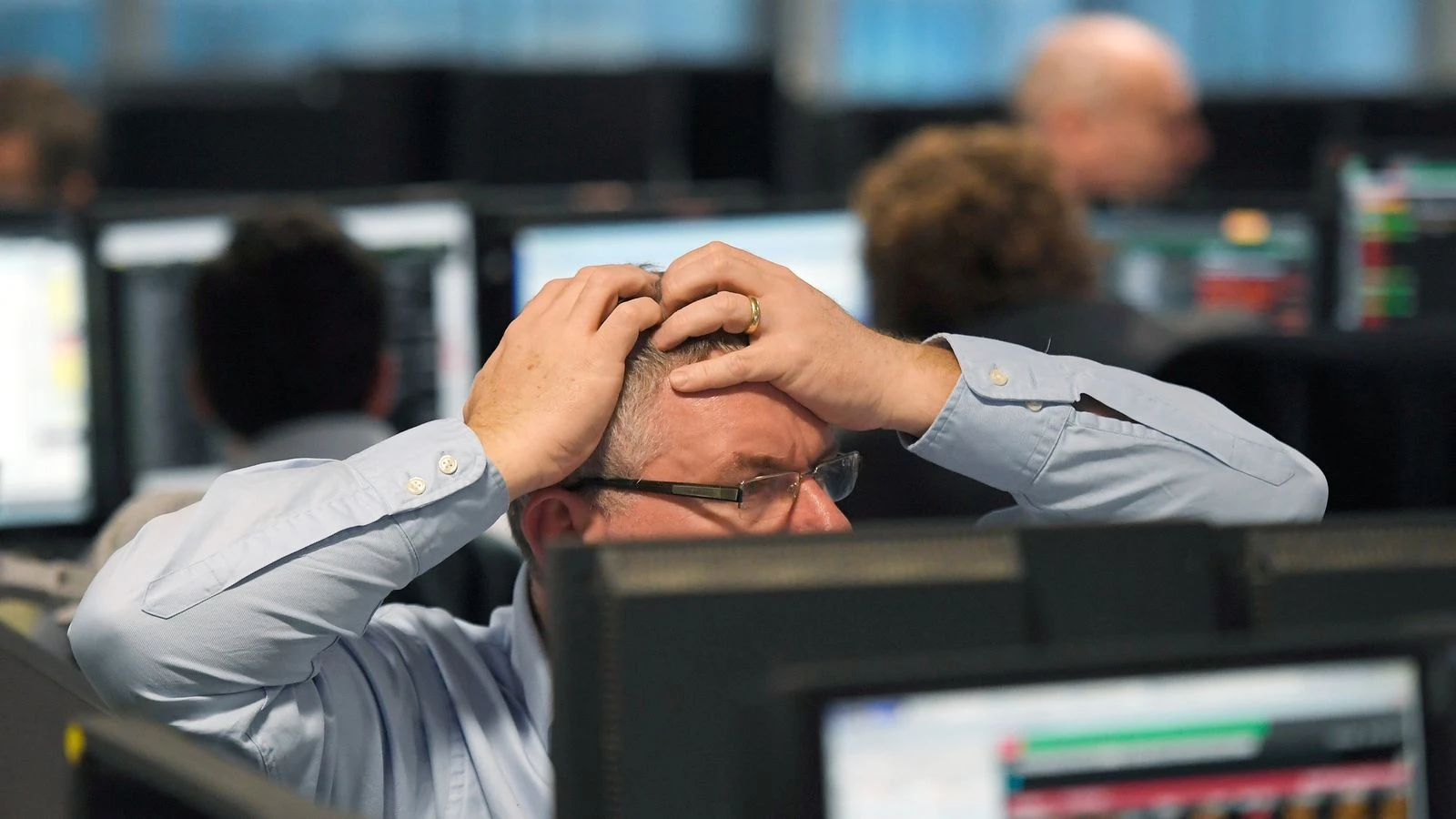 FTSE 100 sees £47bn wiped off value as inflation fears prompt global markets plunge