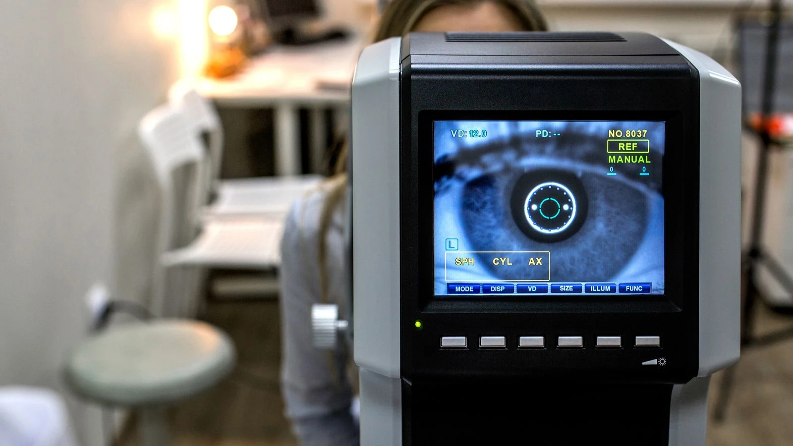 Routine eye scan 'could predict 10-year heart attack and stroke risk'