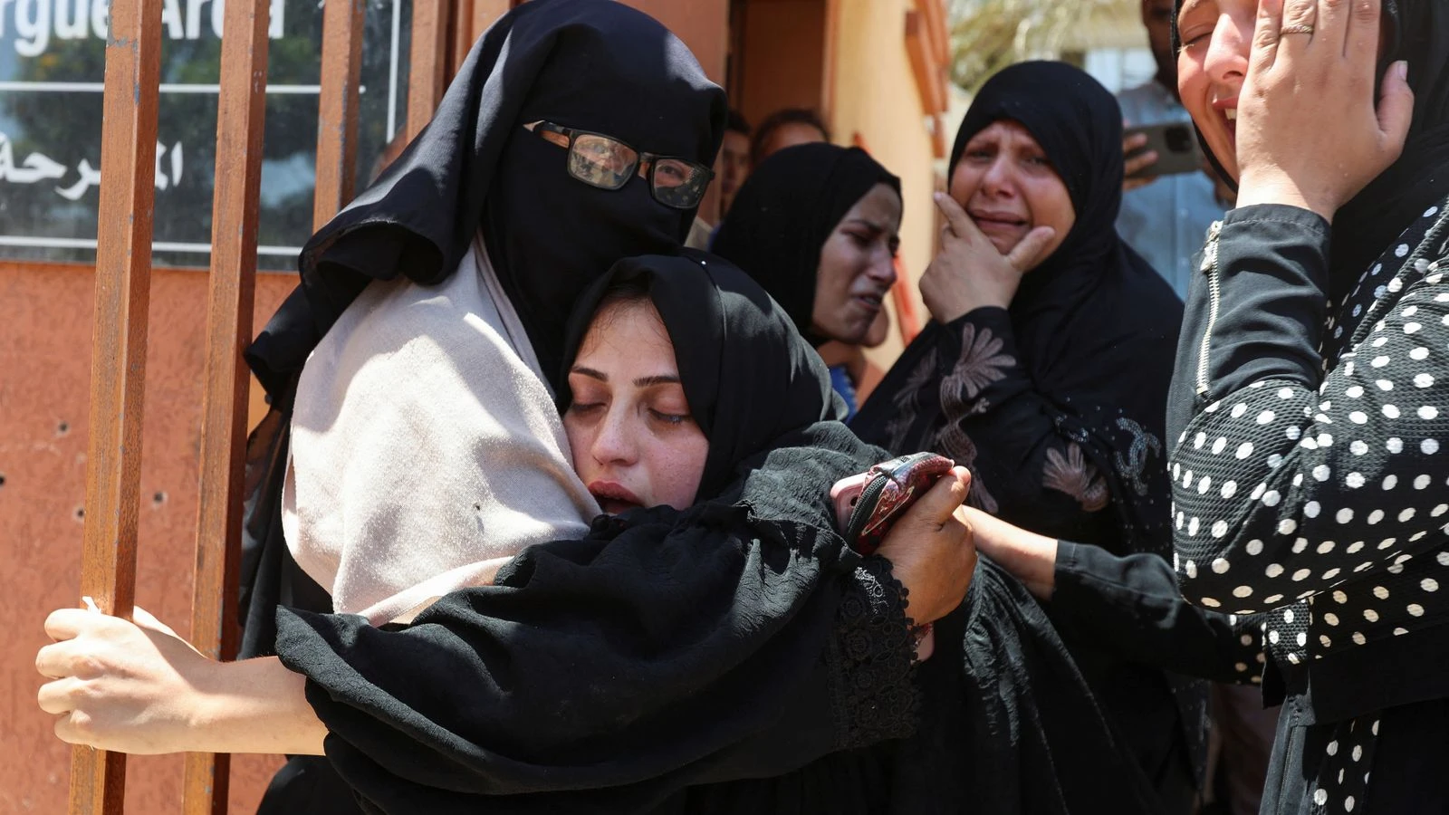 'At least 59 killed' after Israeli military opens fire near Gaza aid centre and carries out strikes