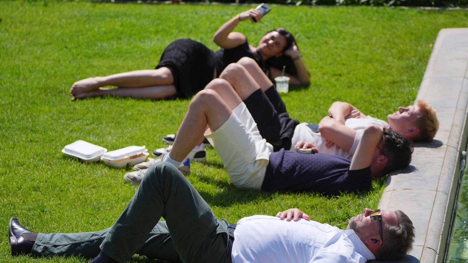 Temperatures could hit 32C this week - and warm weather may be here to stay