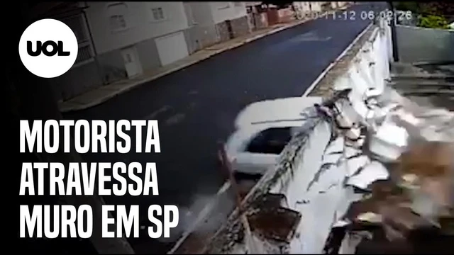 Motorista em alta velocidade atravessa muro e invade barracão no interior SP