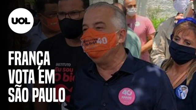 Márcio França vota em colégio no Itaim Bibi, em São Paulo