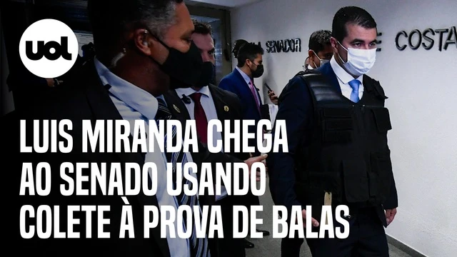 Deputado Luis Miranda usa colete à prova de balas ao chegar ao Senado para depor à CPI