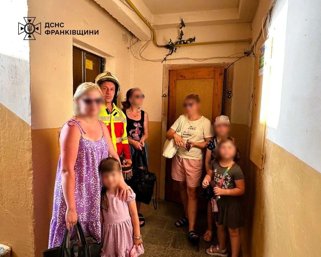 Отримують повідомлення мало не щодня: з застряглих ліфтів під час відключення світла лише в одному місті за день витягли 4 дітей з дорослими