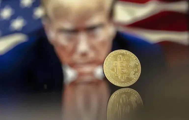 Трамп провів перший в історії саміт із криптовалют, але біткоїн це не врятувало