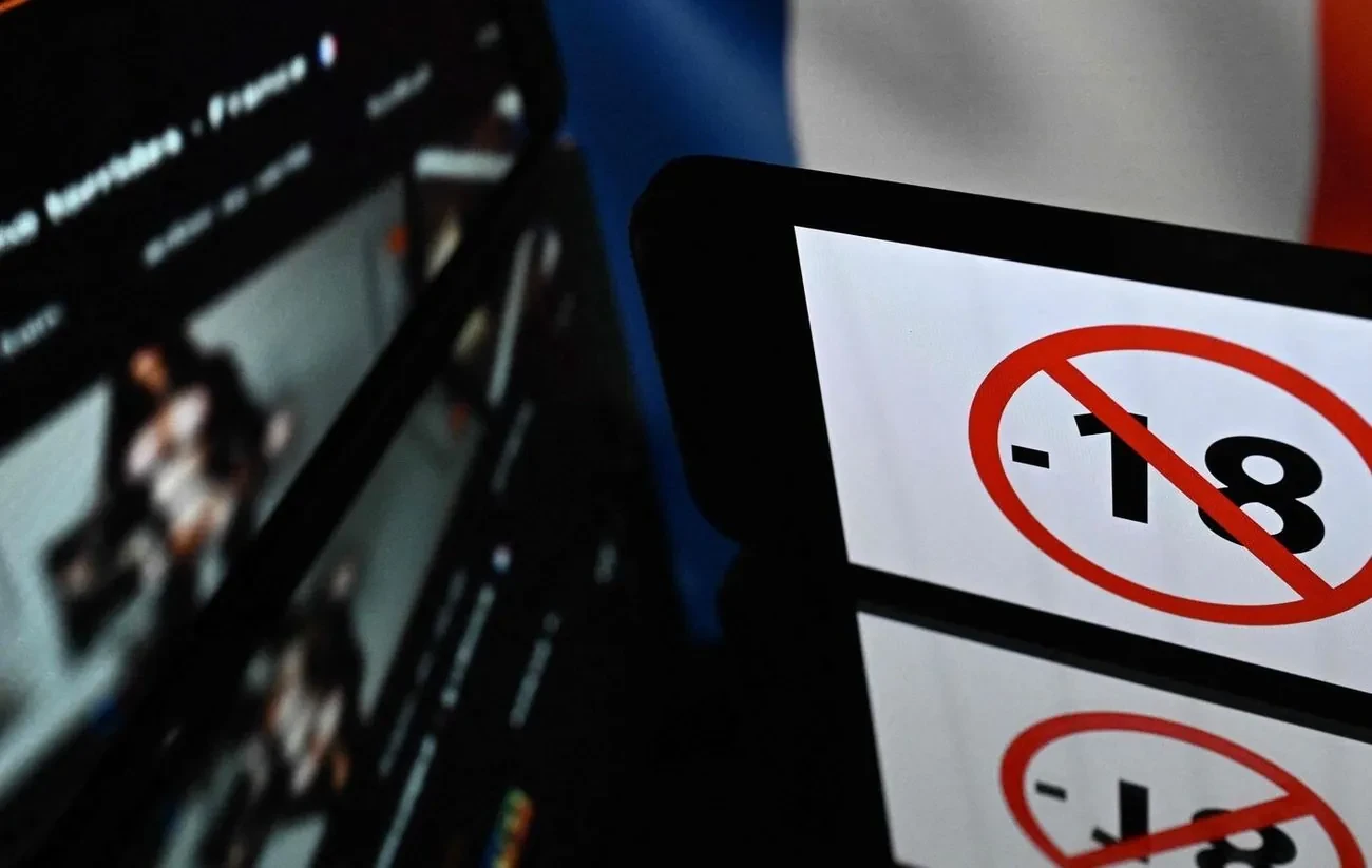 Pornhub припинив роботу у Франції через закон про перевірку віку