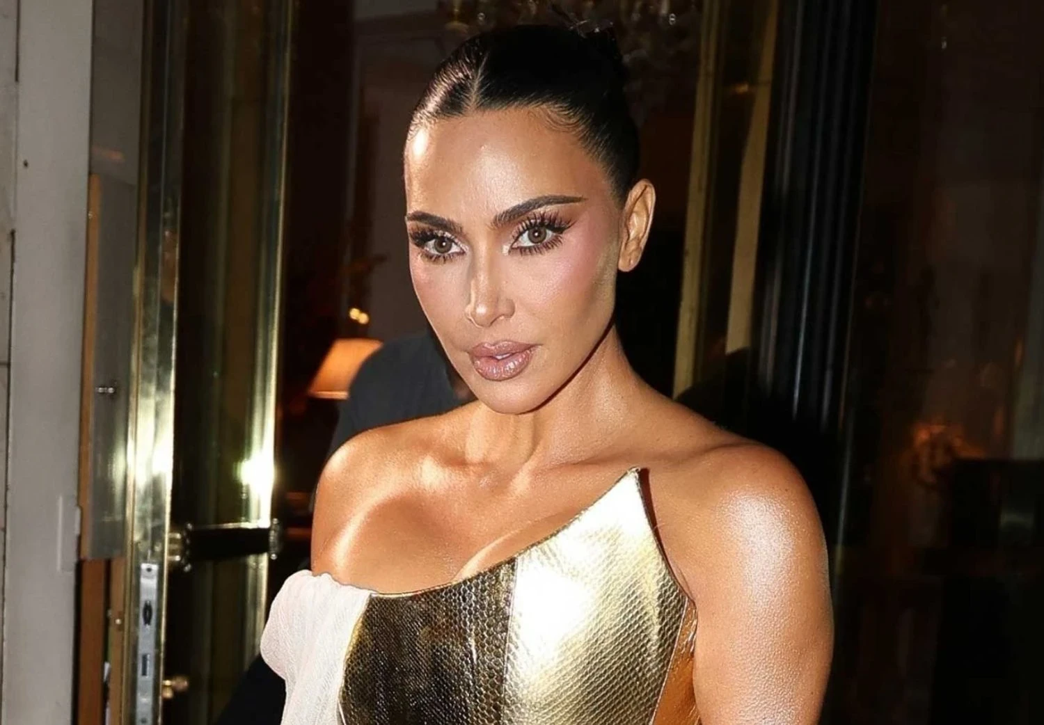 Кім Кардаш’ян відсвяткувала 45-річчя у Лондоні у двох сміливих образах: фото