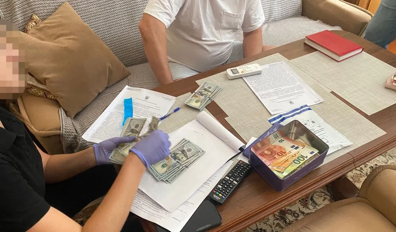 Працювали у структурі, що замінила МСЕК: ДБР ліквідувала схему допомоги ухилянтам на Житомирщині
