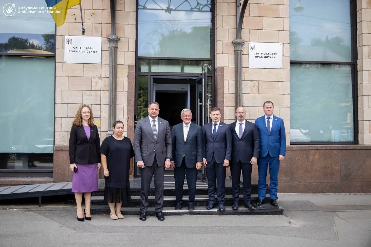 Фокус на поверненні дітей та незаконно утримуваних цивільних: Єрмак та Келлог провели зустріч у рамках Bring Kids Back UA