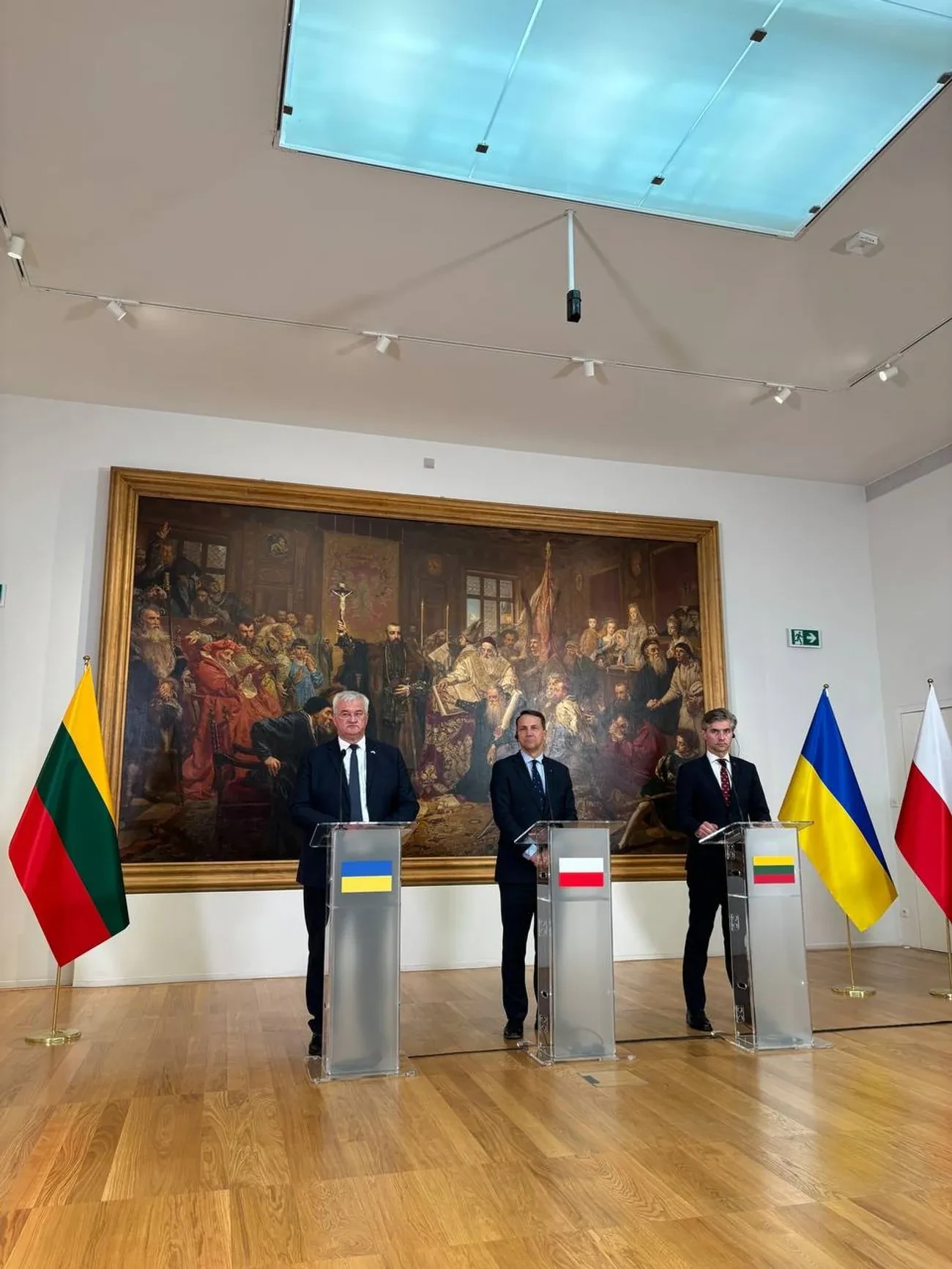 Санкційний тиск на рф та підтримка України на шляху до ЄС й НАТО: заява глав МЗС Люблінського трикутника