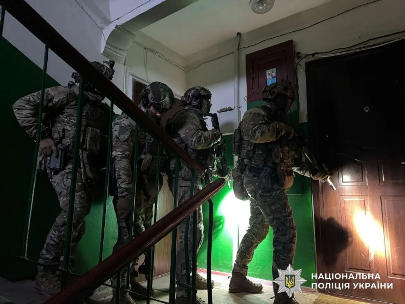 По Україні масштабна спецоперація: понад 200 обшуків націлені на наркобізнес