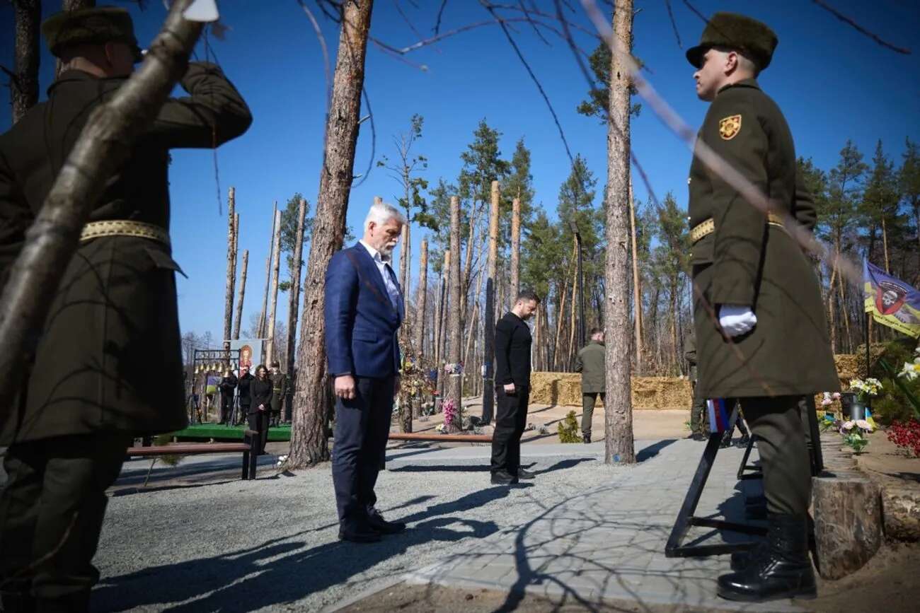 Зеленський зустрівся з президентом Чехії: вшанували полеглих воїнів на місці боїв за Мощун