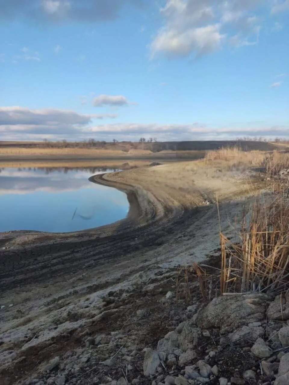 Окупований Маріуполь переводять на жорсткий графік подачі води на тлі обміління водосховища