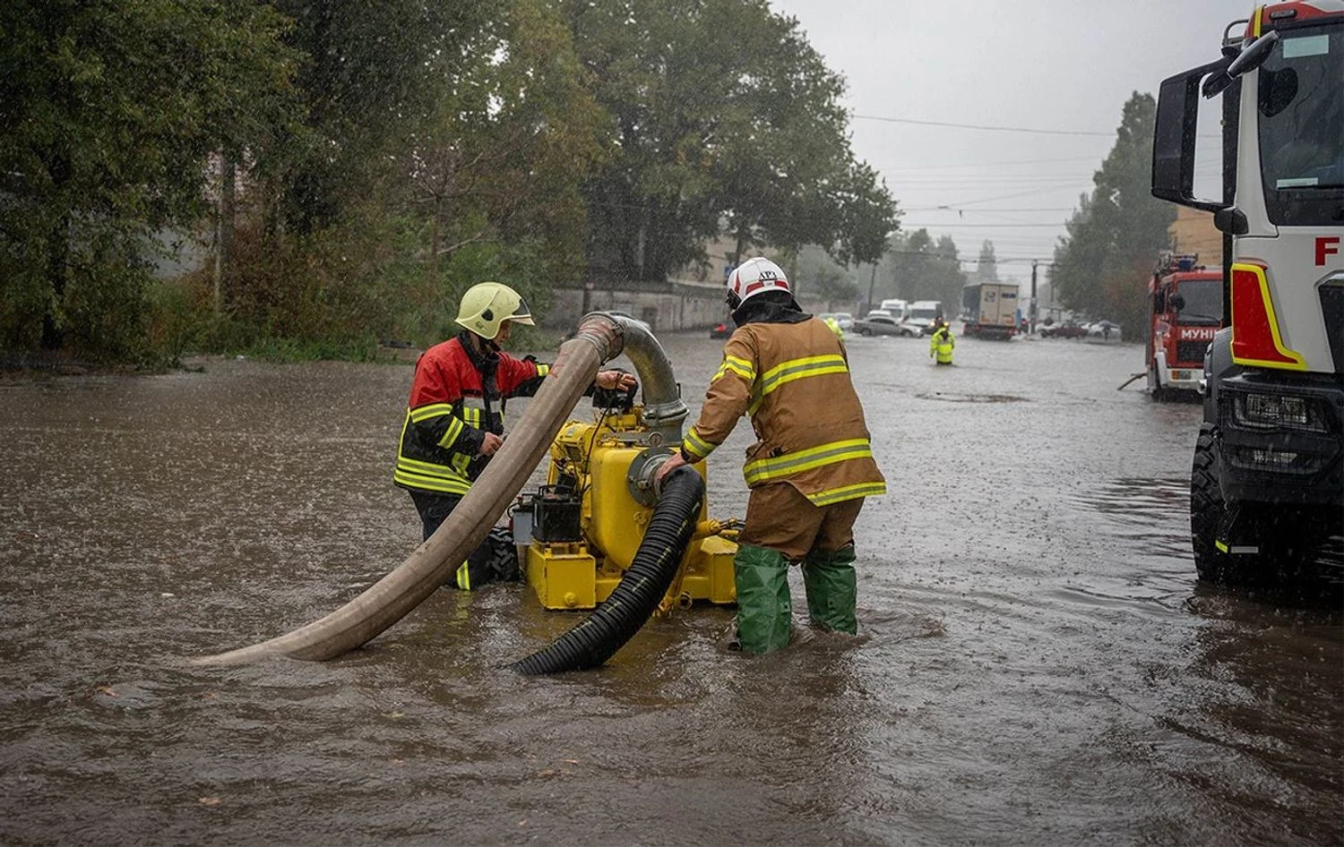 На Одесу знову насувається негода: роботодавці мають бути готові перевести працівників на дистанційку