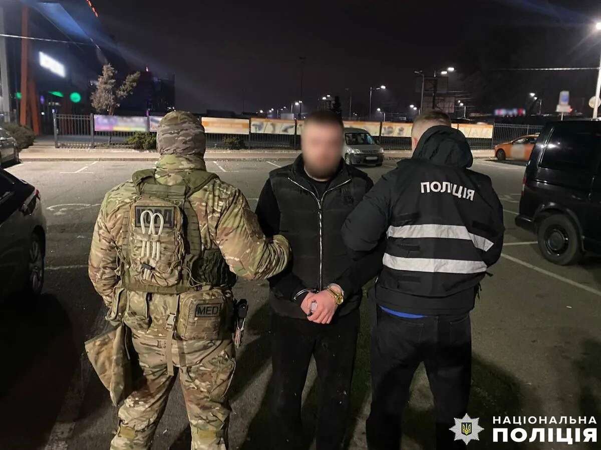 Двоє чоловіків видали себе за поліцію і з погрозами зброєю забрали мобілізованих з автобуса: їх затримали