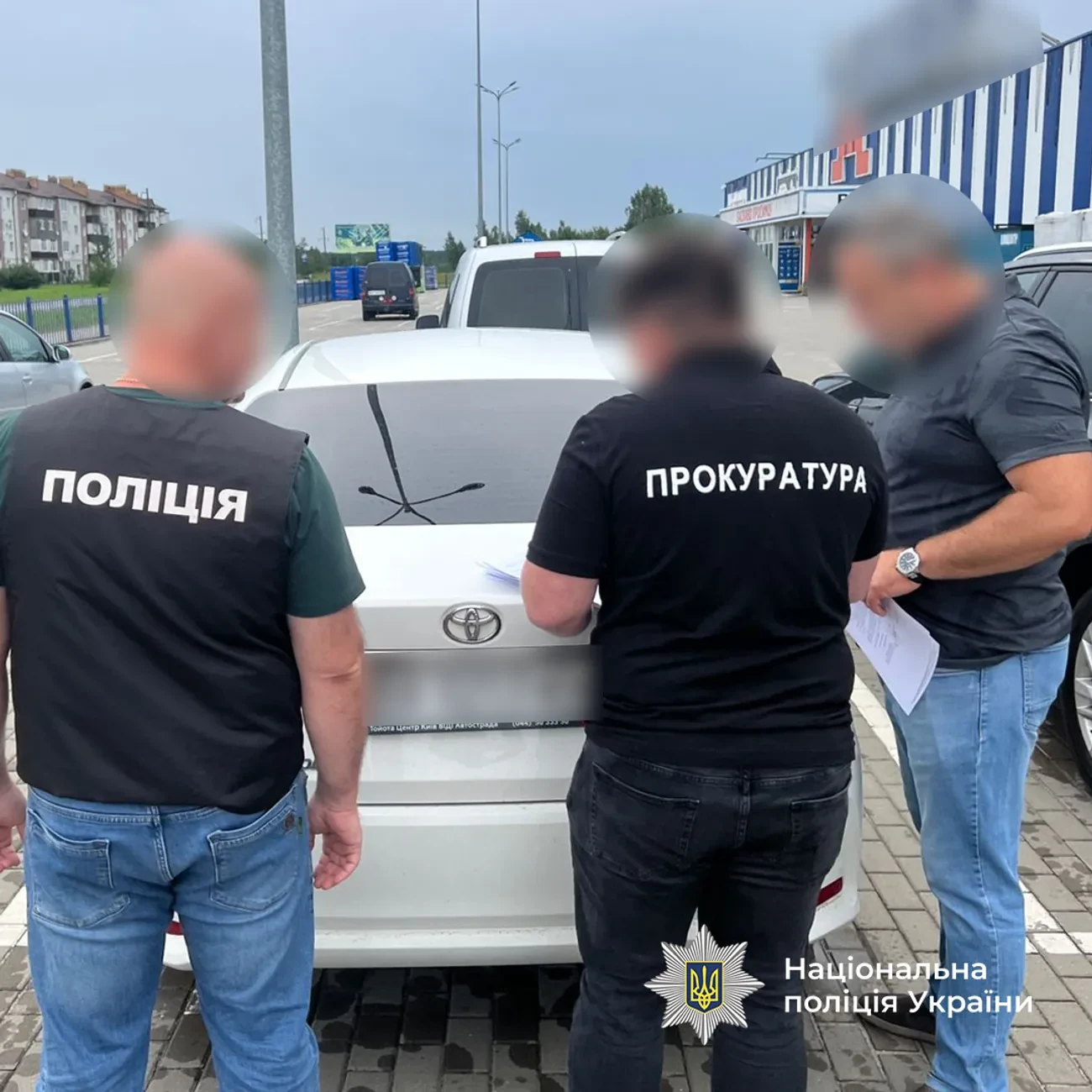 Літак і мільйони готівкою: троє депутатів місцевих рад отримали підозри за приховані активи на 25 млн грн