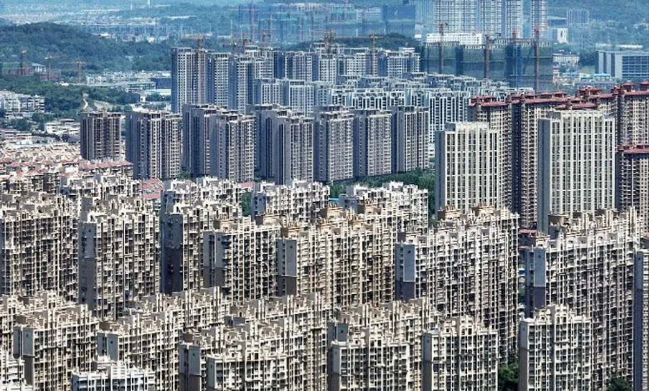 Сектор нерухомості Китаю переживає тривалий спад, скорочення населення погіршує ситуацію - ЗМІ