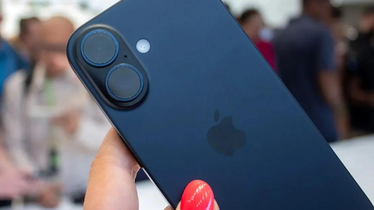Відео з новим iPhone 17 з’явилося в мережі за тиждень до його офіційної презентації