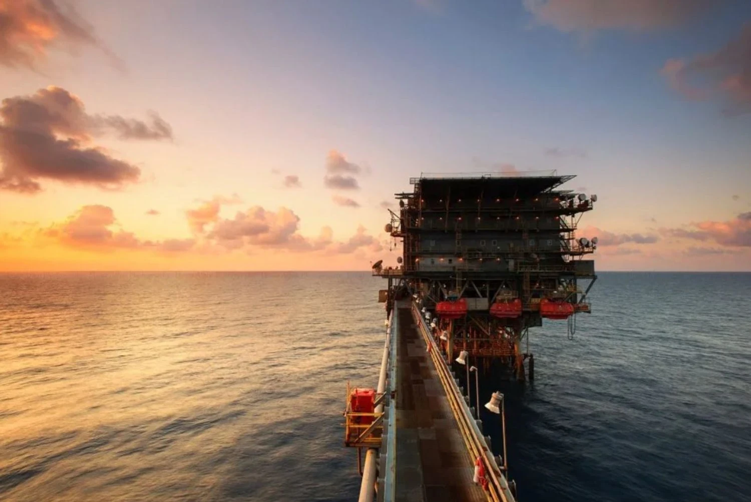 Диверсифікація у дії: нафтопереробні заводи Індії купують рідкісні сорти нафти у Гайані