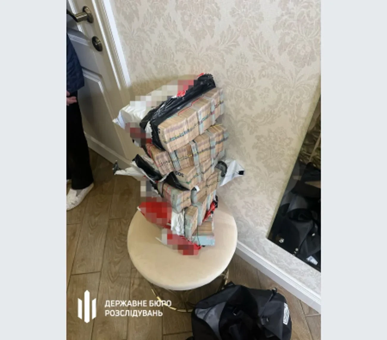 Суд передав в управління державі понад 100 млн грн, вилучені у справі про корупційну схему із закупівлею техніки для ЗСУ