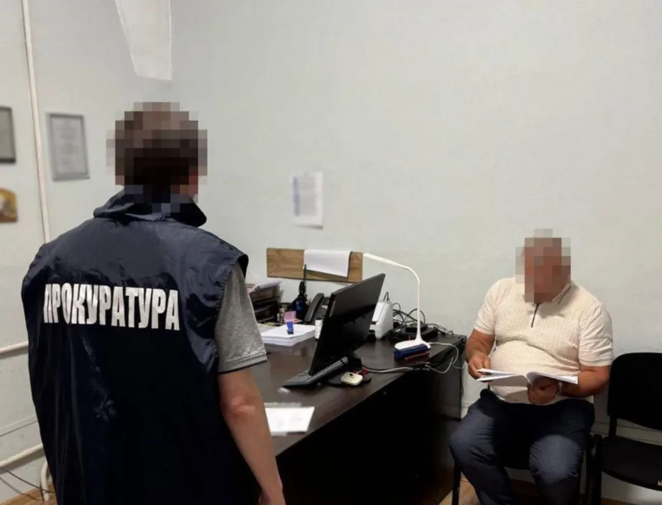 Організували незаконну вирубку лісу на 42 млн гривень: чотирьом посадовцям на Львівщині оголосили підозру