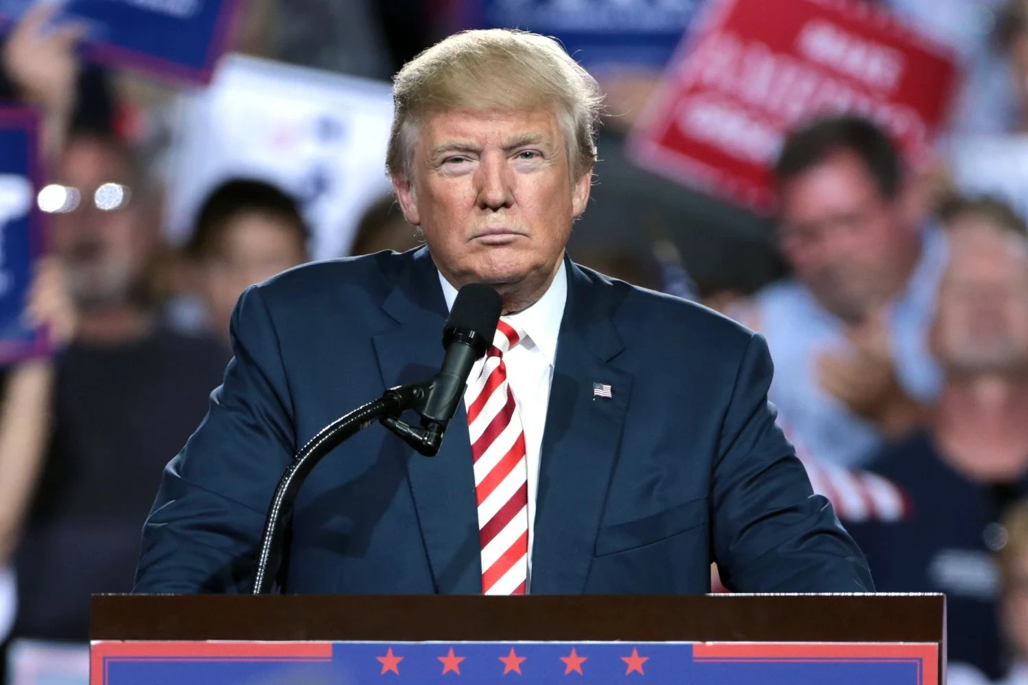 Рейтинг Трампа в США впав до найнижчої позначки - опитування