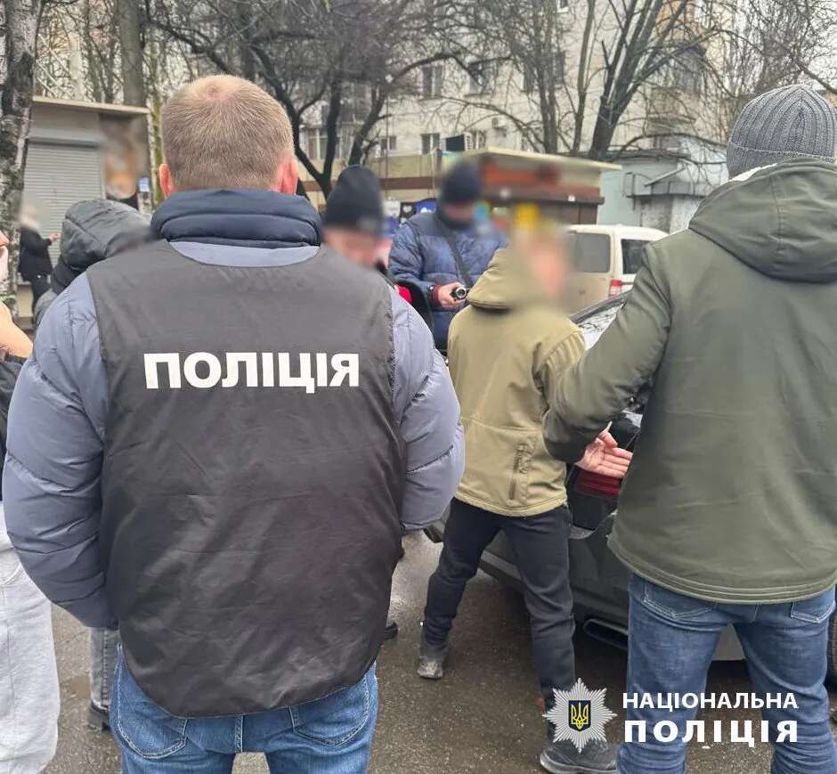 1000 доларів за фіктивну повістку: на Одещині поліцейські викрили на хабарництві військовослужбовця РТЦК та СП