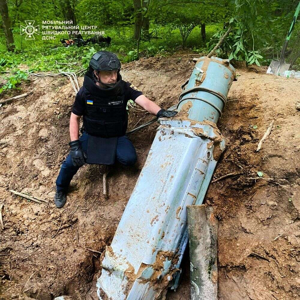 У Києві сапери знешкодили бойову частину новітньої ракети росіян Х-69