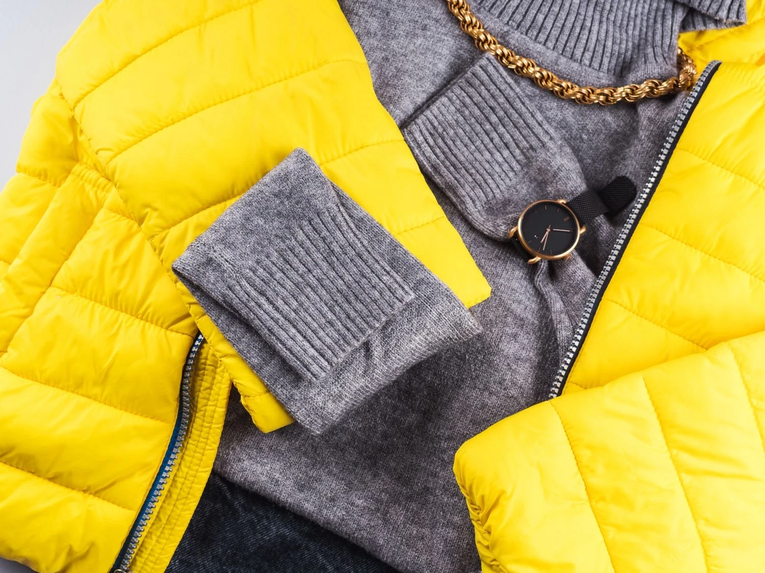 Як правильно прати зимові куртки: поради для пухових, вовняних та синтетичних моделей