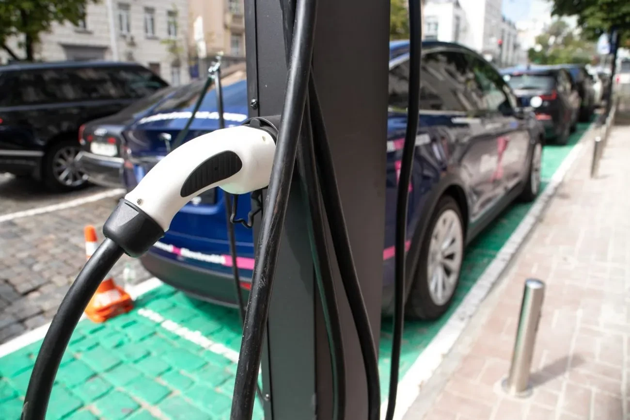 Кожне друге авто з пробігом до 5 років - електрокар: Tesla у топі рейтингу за місяць