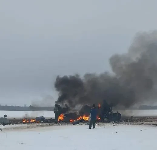 У рф розбився військовий вертоліт Мі-8, екіпаж загинув - росЗМІ
