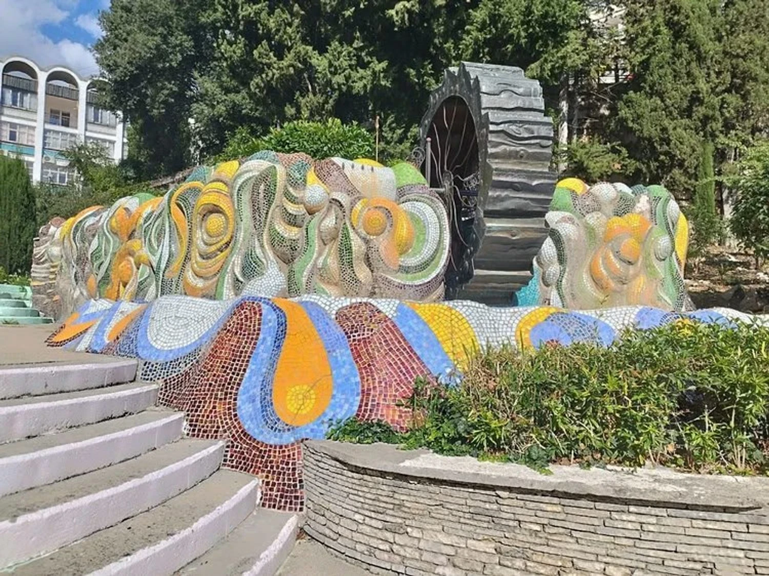 Окупанти у Криму знесли унікальний мозаїчний комплекс на території колишнього санаторію 