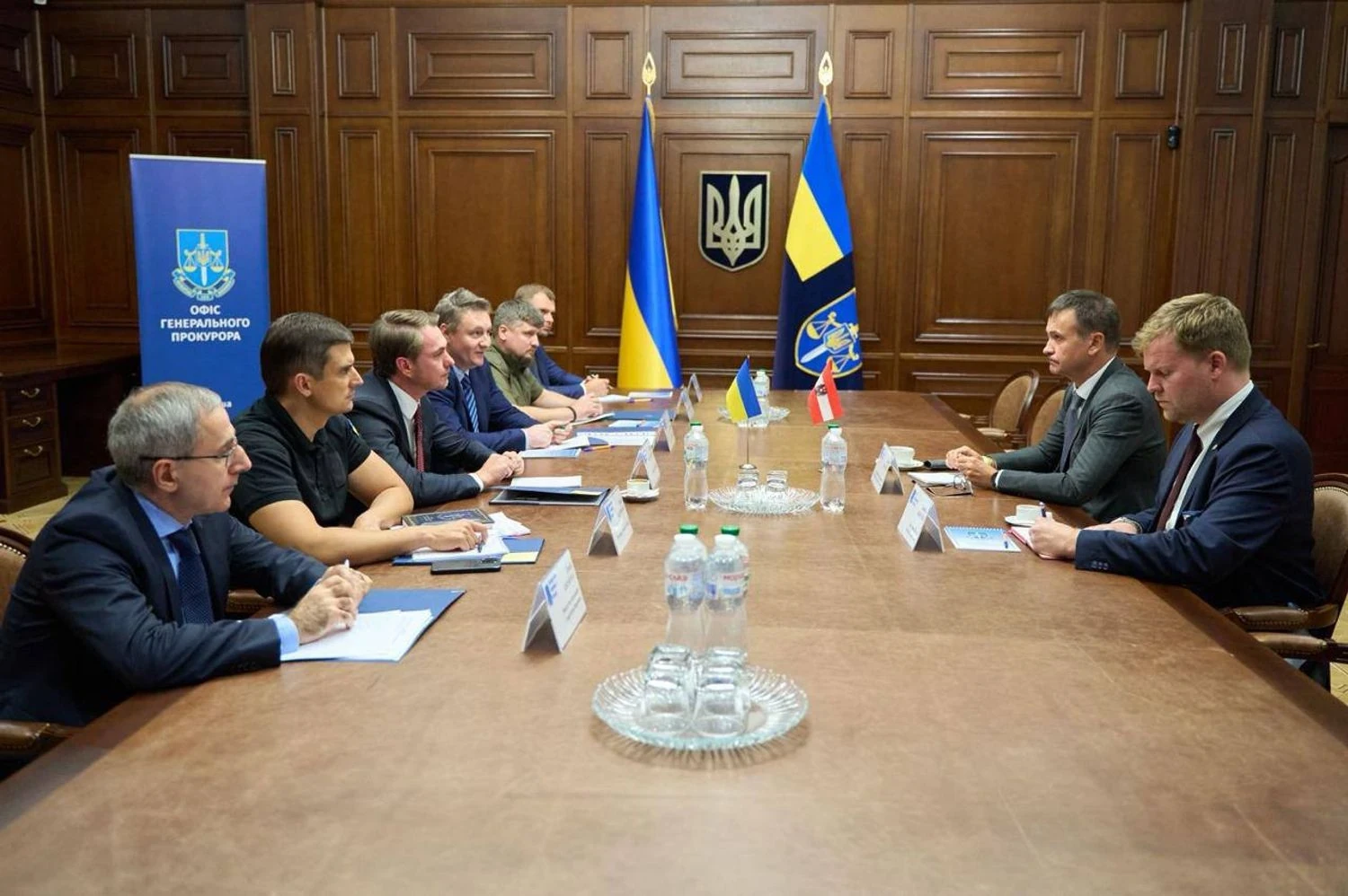Посилення санкцій проти рф, цифровізація, захист інвестицій: Генпрокурор і посол Австрії обговорили подальшу співпрацю