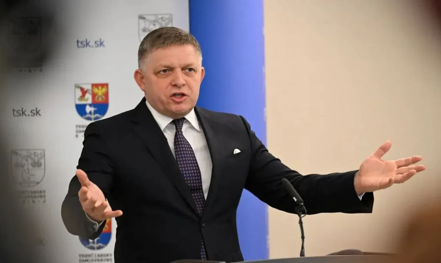 Фіцо: Словаччина допомагає Україні, але сусідські відносини не можуть бути 