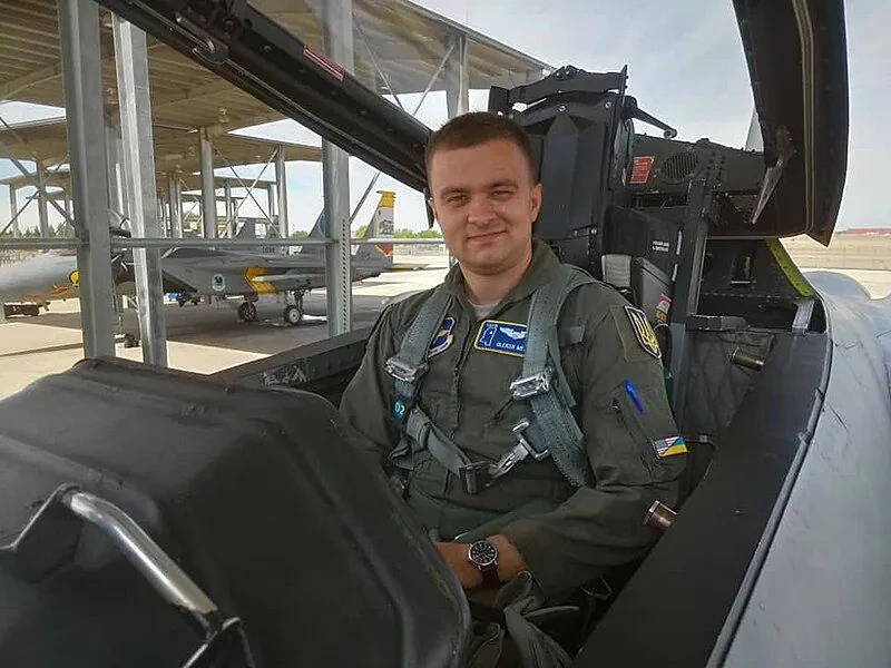 Президент присвоїв звання Героя України льотчику Олексію 