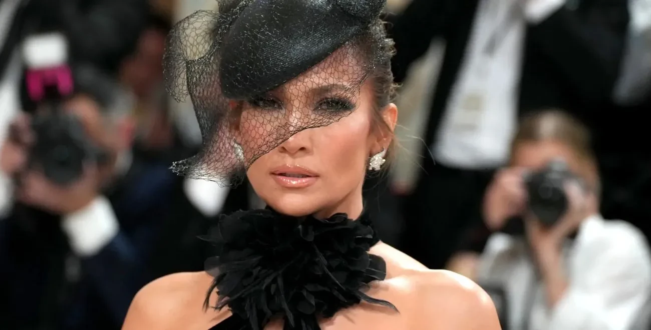 Еволюція стилю Дженніфер Лопес на Met Gala: від дебюту до приголомшливих образів