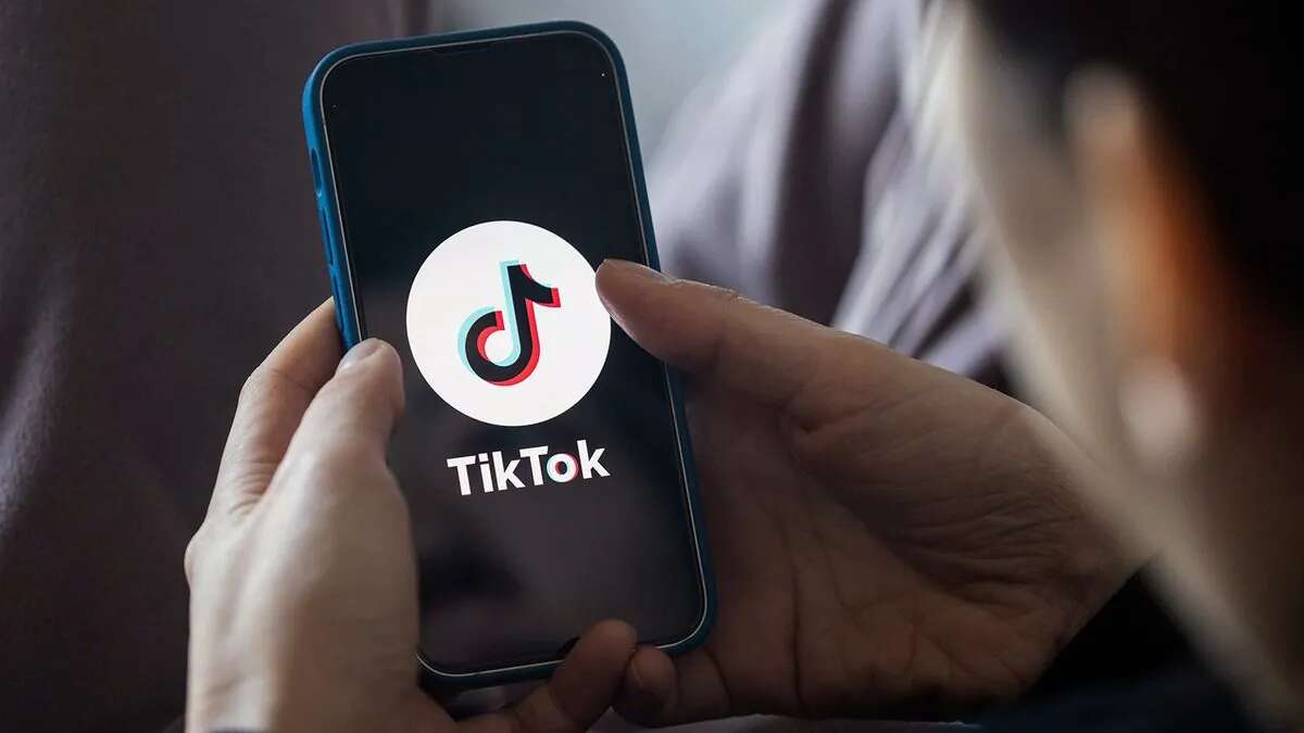 TikTok заблокує підліткам фільтри краси, щоб уберегти їх психіку