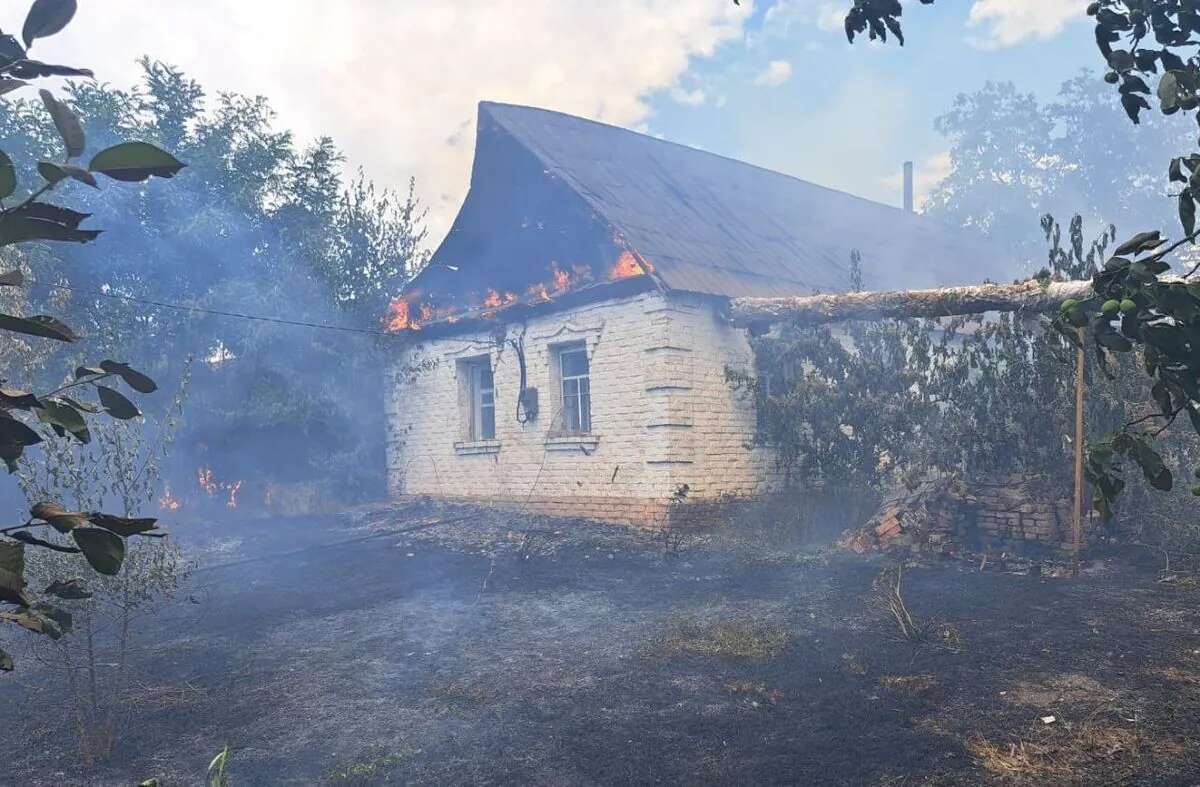 Протягом доби ворог 26 разів обстріляв Нікопольщину, постраждав 66-річний чоловік - ОВА