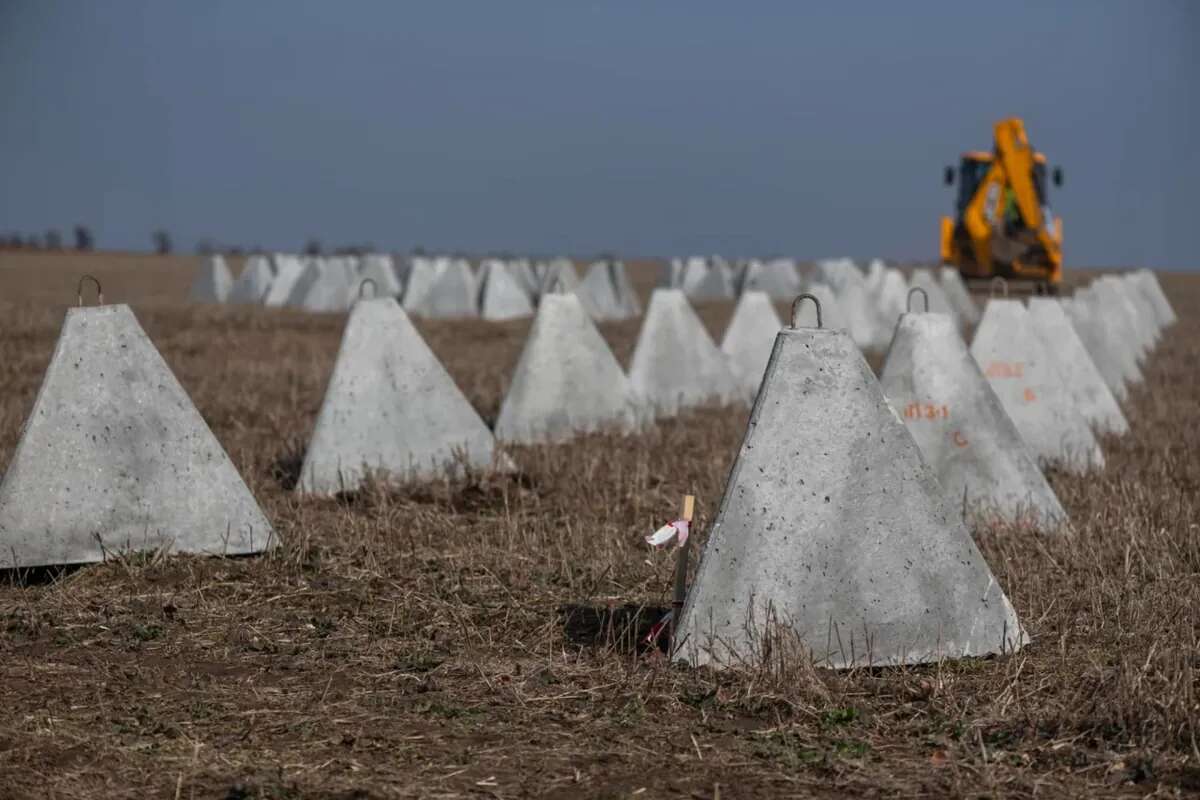 Україна витратила близько 40 мільярдів гривень на будівництво третьої лінії фортифікацій - Шмигаль