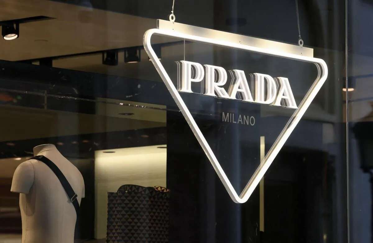 Prada планує придбати Versace: угода на 1,5 млрд євро може завершитись цього місяця