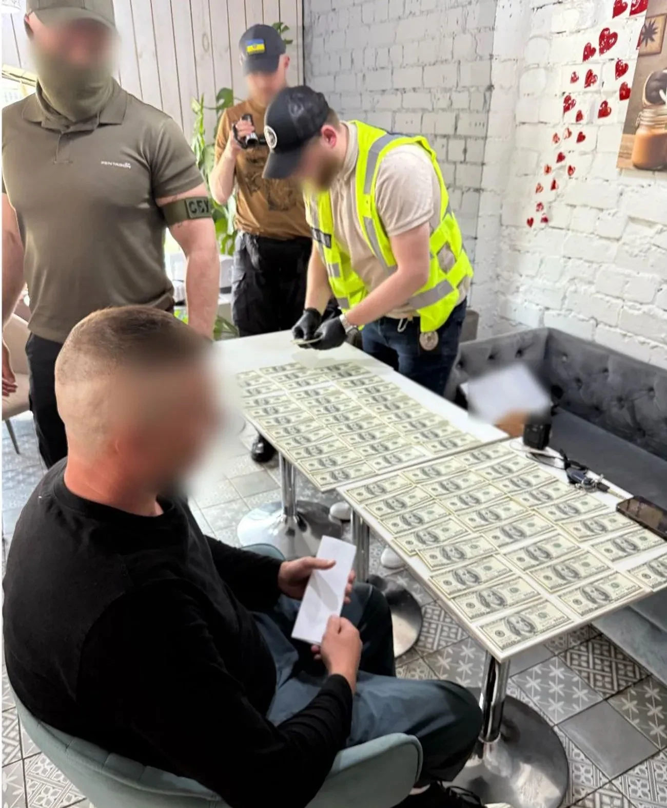 У Києві чиновник за $12 тис. допоміг ухилитись від мобілізації: деталі