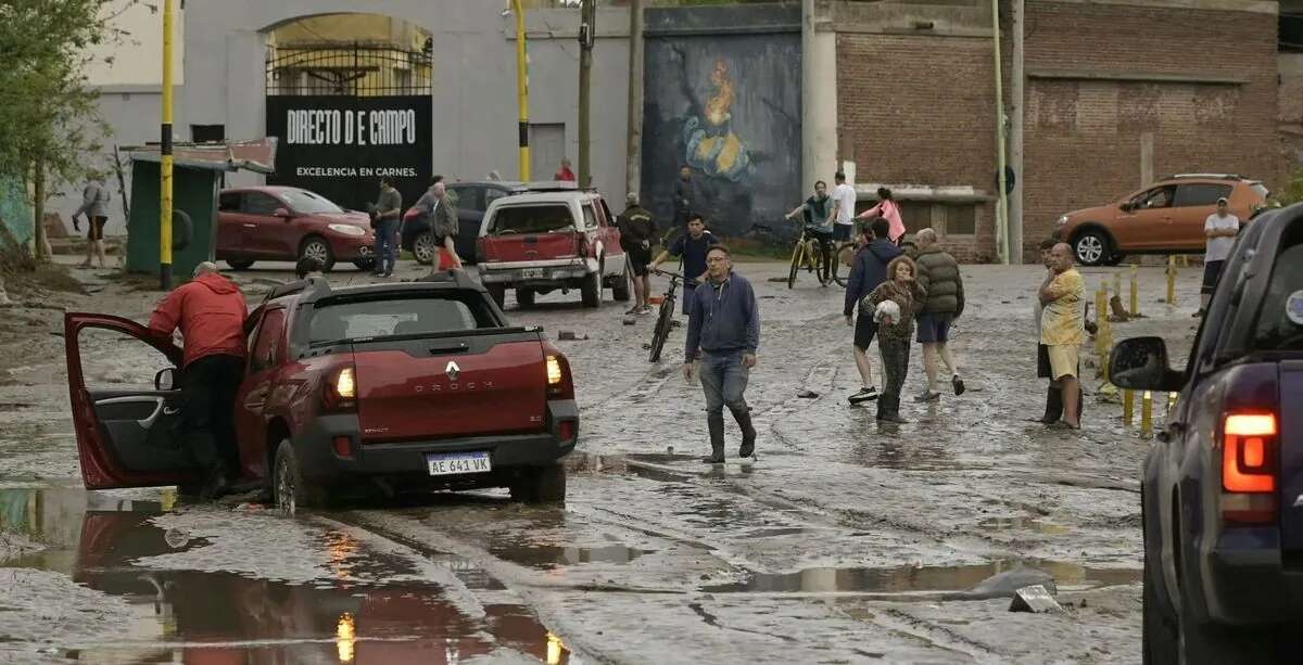 Щонайменше 16 загиблих: в Аргентині оголошено триденну національну жалобу за жертвами повені