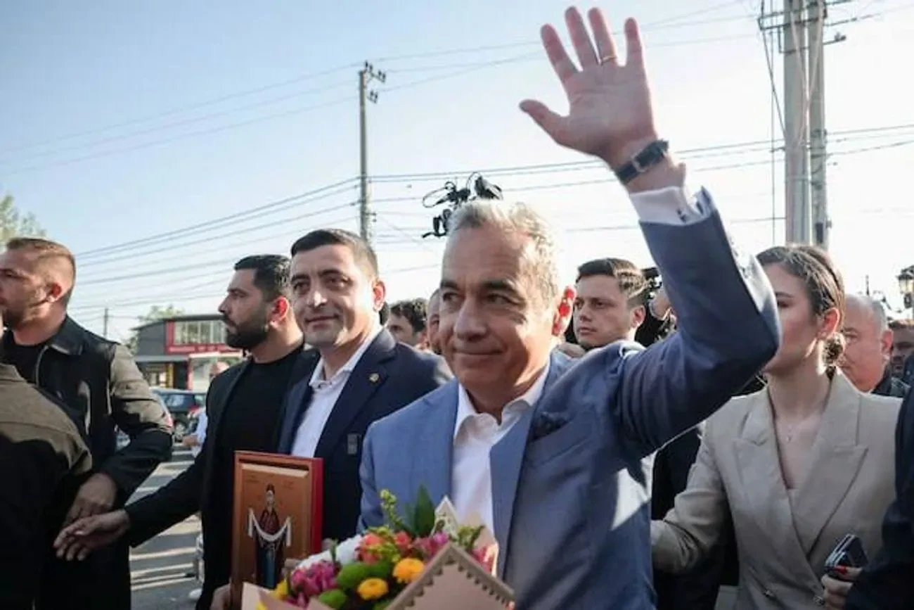 У Румунії ультраправий кандидат хоче повернути політика із зв'язками з фашистами