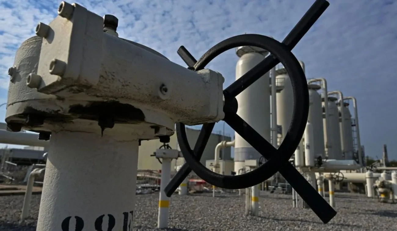 ЄС шукає шляхи розірвати газові зв'язки з росією, але юридичні важелі обмежені