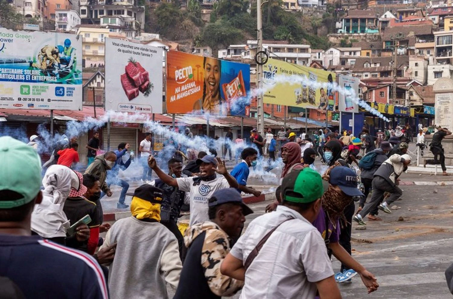 Військовий уряд Мадагаскару формує переважно цивільний кабінет міністрів – Reuters