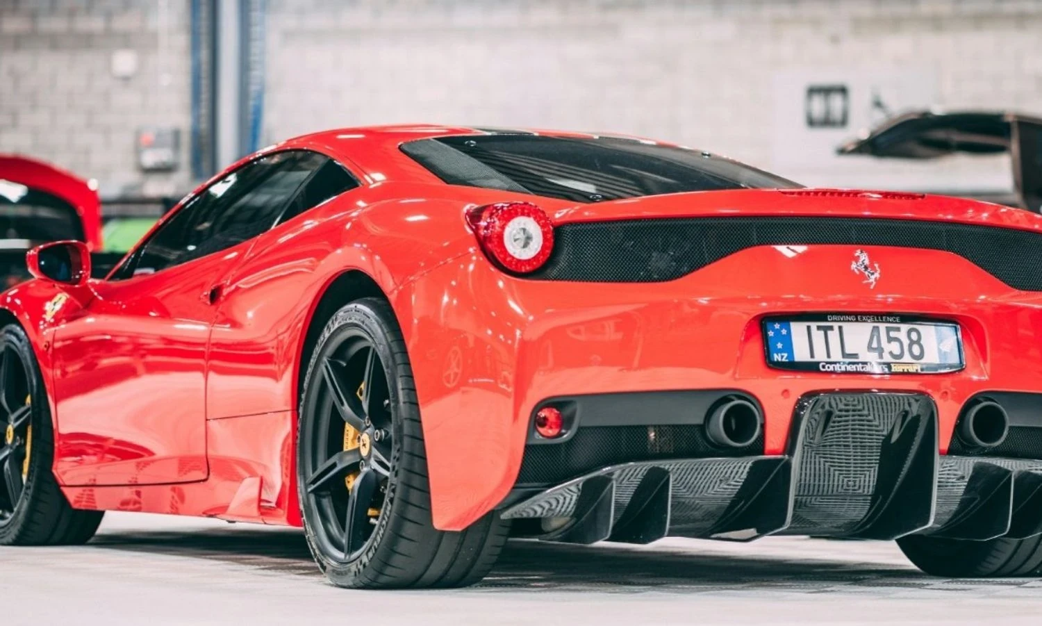 Ferrari представила своє перше повністю електричне гоночне авто Elettrica