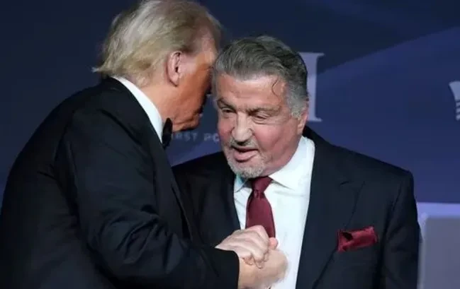 Сталлоне провів День подяки з Трампом у маєтку новообраного президента Мар-а-Лаго