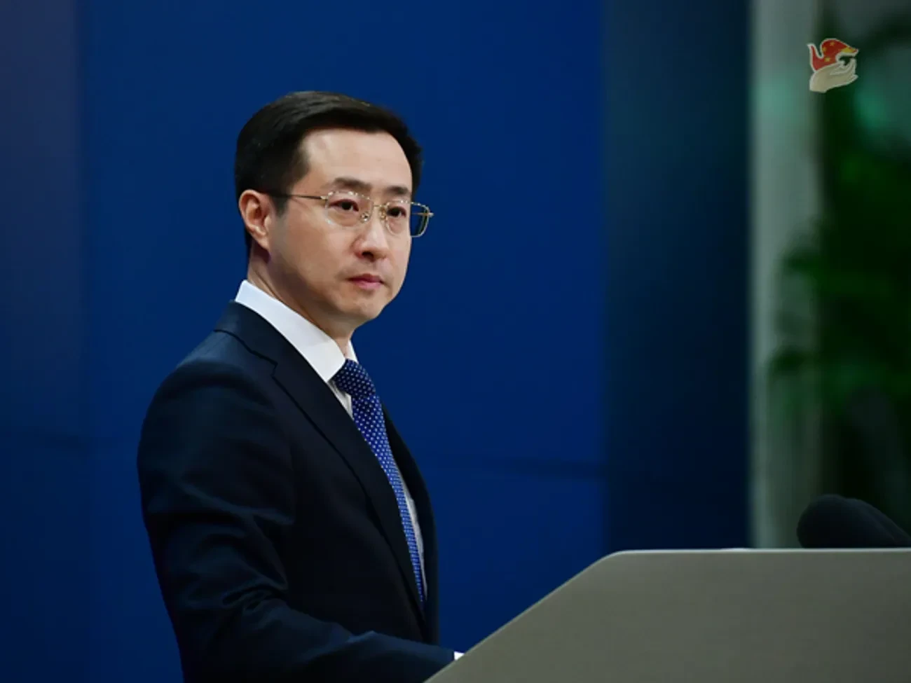 Китай відреагував на заяву Зеленського щодо рф: каже, летальної зброї ніколи не надавав