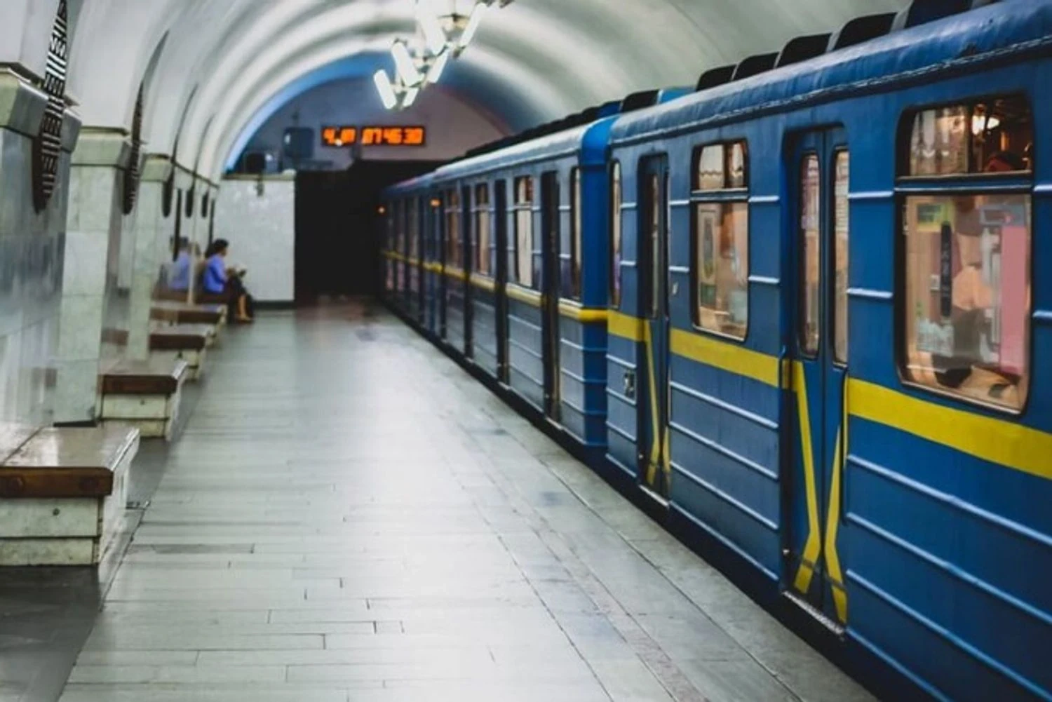 Київський метрополітен: на всіх станціях метро світло є, інформація поширена в Telegram-каналах - фейк