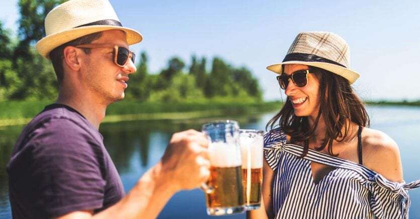 Paese che vai, birra che trovi: tre turisti su quattro provano le etichette locali